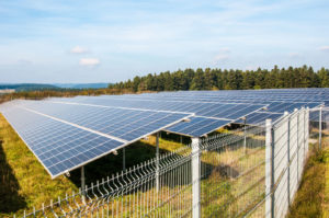Photovoltaik Solaranlage – Bürgerbeteiligungsanlage Erddeponie in Peterzell erzeugt Solarstrom