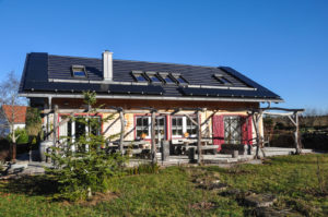 Photovoltaik Solaranlage mit Batteriespeicher – Privathaus in Peterzell erzeugt Solarstrom für den Eigenverbrauch in Schrägdachanlagen Weiterlesen → Photovoltaik Solaranlage – Privathaus in Reutin erzeugt Solarstrom